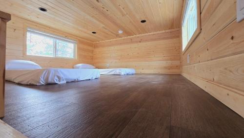Williams Ski Chalet | Cozy Cabins With Mountain View 7A