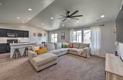 Caldwell House | Cozy Caldwell Abode w/ Hot Tub ~ 3 Mi to Dtwn