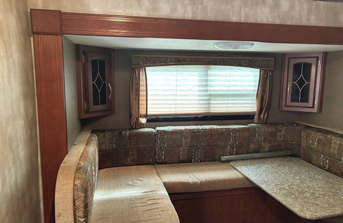 Eagle River House | Cozy Camper in Eagle River with hot tub on deck,WiFi, AC & a breathtaking view.