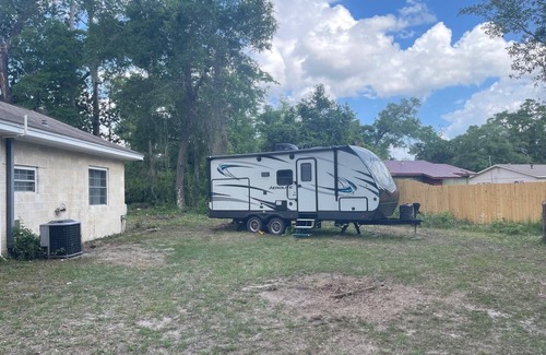 Tallahassee House | Cozy Caravan near Capitol/FSU/FAMU with AC and WiFi in Charming Tallahassee