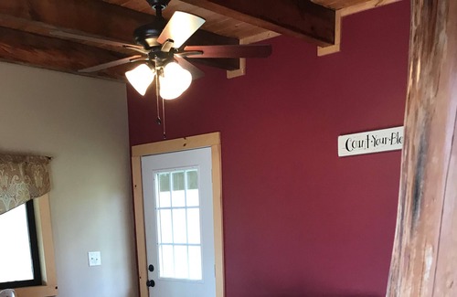 Canton House | Cozy Carolina Cabin