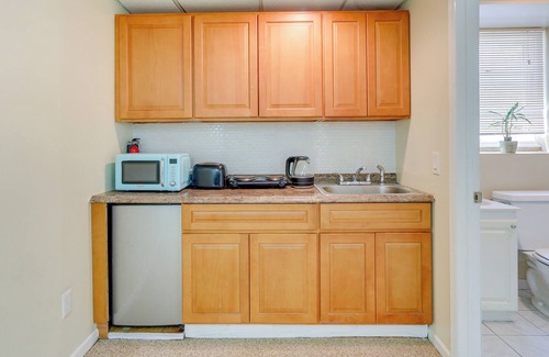 Cedar Grove Apartment | Cozy Cedar Grove Apartment w/ Shared Pool & Patio!