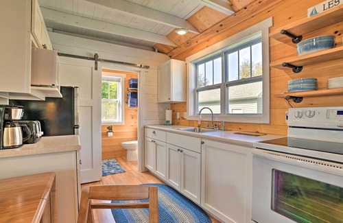 Cedarville Cottage | Cozy Cedarville Cottage - Walk to Lake Huron!