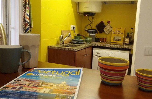 Sacramento Apartment | Cozy, central and quiet - CHIADO - 2 min walk from the beautiful Largo do Carmo