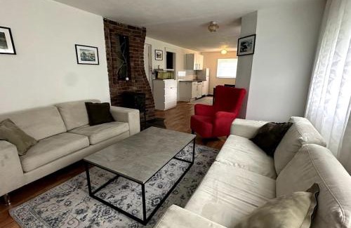 Jorpeland Apartment | Cozy Central Apartment- Pulpit-R