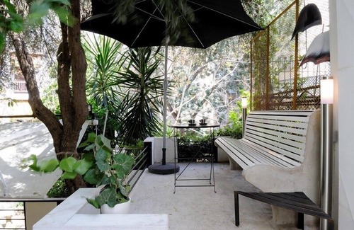 Pangrati Apartment | Cozy, Central Studio with Garden