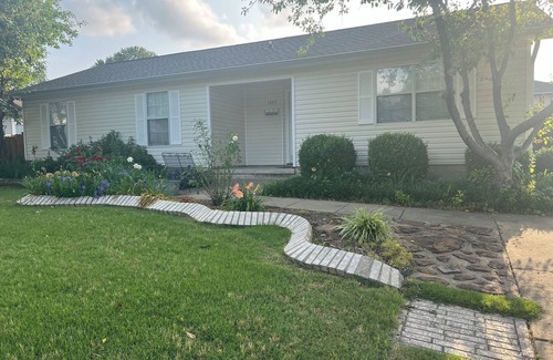 Conway House | Cozy centrally located 4-bedroom house in Conway.
