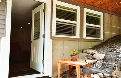 Rockport Apartment | Cozy, Centrally Located Apartment in Rockport, Maine