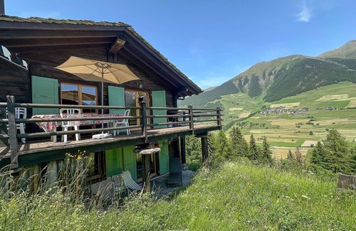 Liddes House | Cozy chalet, Alps view, fireplace & large terrace