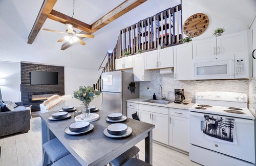 Tobyhanna Ski Chalet | Cozy Chalet/Firepit/Game Loft/Pool Table