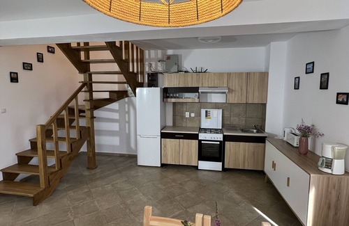 Bran Ski Chalet | Cozy Chalet in the heart of mountains near Bran Castle.Hot tube Sauna available