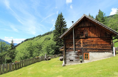 Obervellach Ski Chalet | Cozy Chalet jn Obervellach with Barbecue
