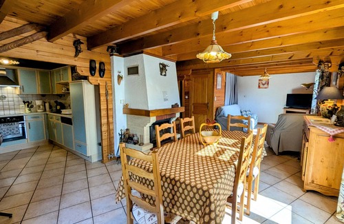 Le Menil Cottage | Cozy Chalet Near Ski Slopes and Lake, Sleeps 7, WiFi, Fireplace, Large Garden, Garage