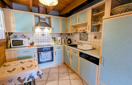 Le Menil Cottage | Cozy Chalet Near Ski Slopes and Lake, Sleeps 7, WiFi, Fireplace, Large Garden, Garage