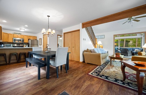 Lake Harmony Estates Ski Chalet | Cozy Chalet Style Home, Walk to Lake Harmony