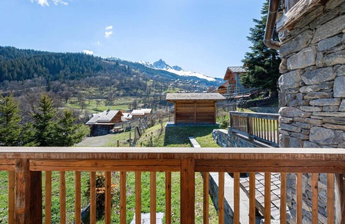 Le Raffort Ski Chalet | Cozy Chalet with Garden, Near Ski Lifts and Free Bus