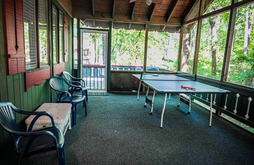 Pine Mountain Ski Chalet | Cozy chalet with screened in porch just miles from Wild Animal Safari