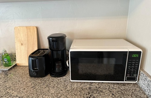 Midwest City Apartment | Cozy Charm Studio W 2BR I Fully Furnished