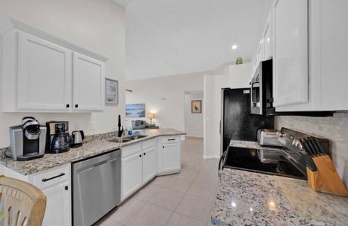 Westridge House | Cozy & Charming Gated Family Style Home W/ Pool