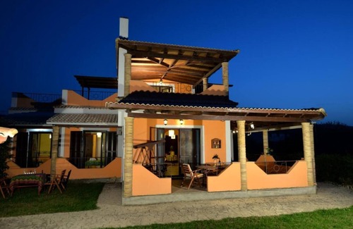 Psarou Villa | Cozy, charming villa for families and friends located in crystal blue Zakynthos.