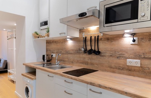 Neulerchenfeld Condo | Cozy City Studio, big Private Garden, 8 min to city center