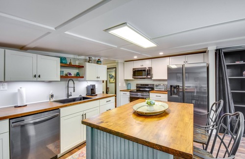 Clarkesville House | Cozy Clarkesville Getaway w/Fire Pit!