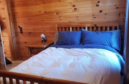 Northeast Somerset House | Cozy, clean 2-bedroom cabin on Moose River