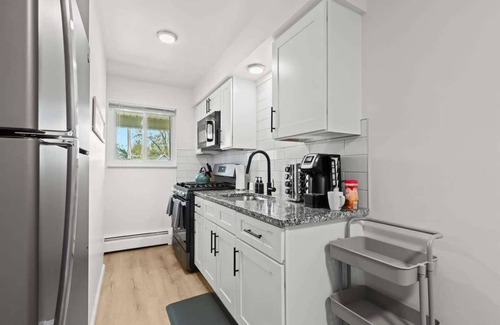 Mount Clemens Apartment | Cozy & Clean 2nd Floor Apt. - King Bed | Workspace