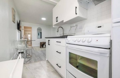 East Windsor Apartment | Cozy, Clean & Bright Suite