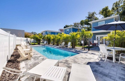 Downtown Dunedin House | Cozy & Clean Tiny Home w/Pool in Heart of Downtown Dunedin