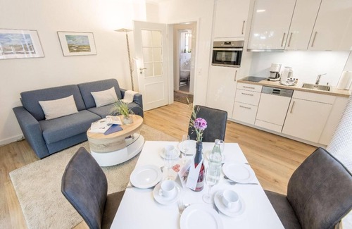 Westerland Apartment | Cozy. Close to the beach. Quiet. - House Nordhedig