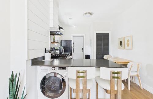West Town Apartment | Cozy Coach House with Private Deck
