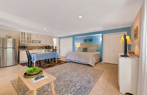 Dana Point House | Cozy coastal studio guest home in Dana Point, near Laguna Beach, golf and tennis