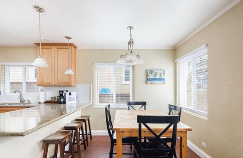 Mission Beach House | Cozy Coconut Cottage with A/C!
