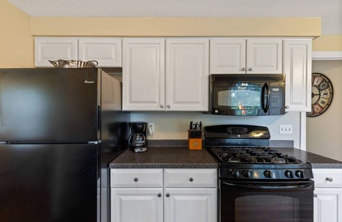 Chili Center House | Cozy Colonial in Chili- 3 BDRM!