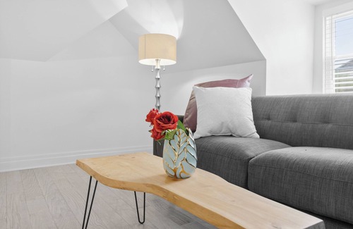 West Philadelphia Apartment | Cozy Comfortable and Quiet Loft