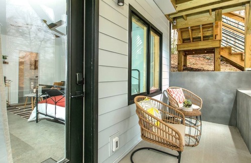 Asheville House | Cozy Comfortable Asheville Couple's Getaway