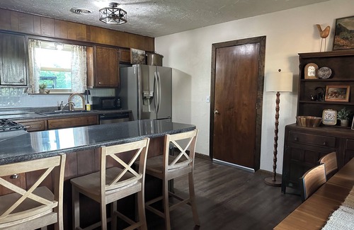 Clarendon House | Cozy, comfortable home in a quiet neighborhood!