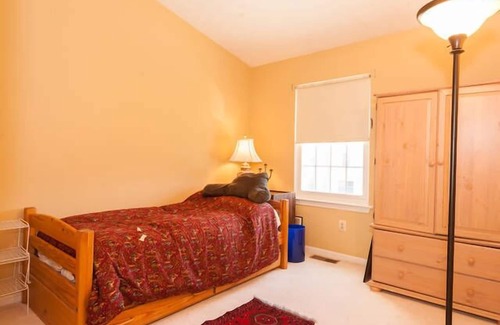 Fairfax House | Cozy comfortable townhome- your home away from home!