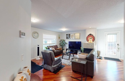 Cougar Ridge House | Cozy&comfy family size house. Beautiful location, near COP. Pet friendly &Clean.
