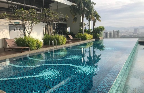 Bandar Tun Razak Condo | Cozy condo (4 pax) with Wi-Fi & city view