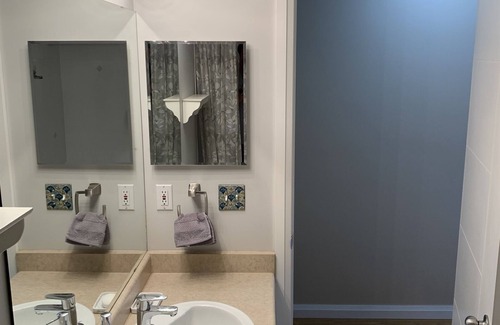 North Central Edmonton Condo | Cozy Condo close to LRT, Stadium and Expo Center.