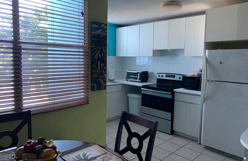 Florencio Condo | Cozy condo in gated community near beaches, shopping, and attractions