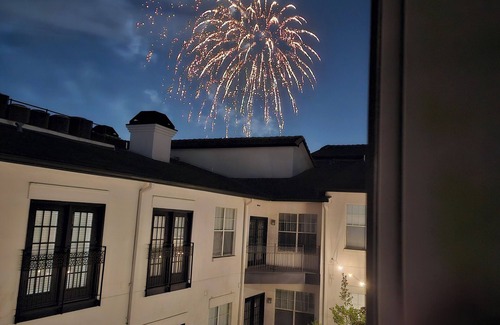 Las Colinas Condo | Cozy condo in lovely Irving with AC, WiFi, fitness room