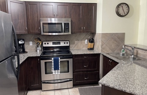 East Kootenay Condo | Cozy Condo & Invermere BC & Mountains & Lake view & Pool open ! & Hottub & AC