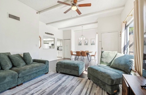 Tempe Condo | Cozy Condo Mins to ASU Walk to Sloan Park