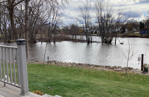 New London Condo | Cozy condo on the Wolf River in New London