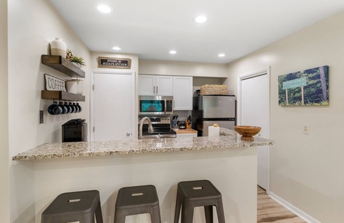 Petoskey Condo | Cozy Condo on Round Lake in Petoskey