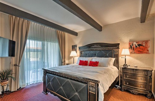 Inner Circle Apartment | Cozy Condo with Balcony - Walk to Salt River Fields!
