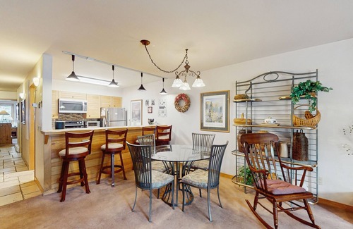 Mountain House Condo | Cozy Condo with Great Views, Shared Pool & Hot Tub - 350 Yards to the Slopes